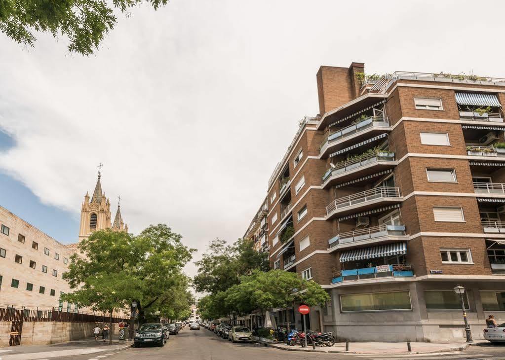 Apartamentos Los Jerónimos Madri Exterior foto