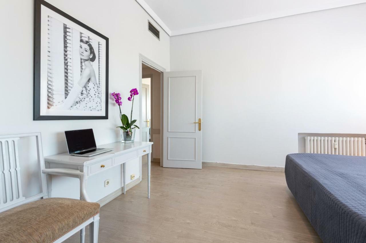 Apartamentos Los Jerónimos Madri Exterior foto