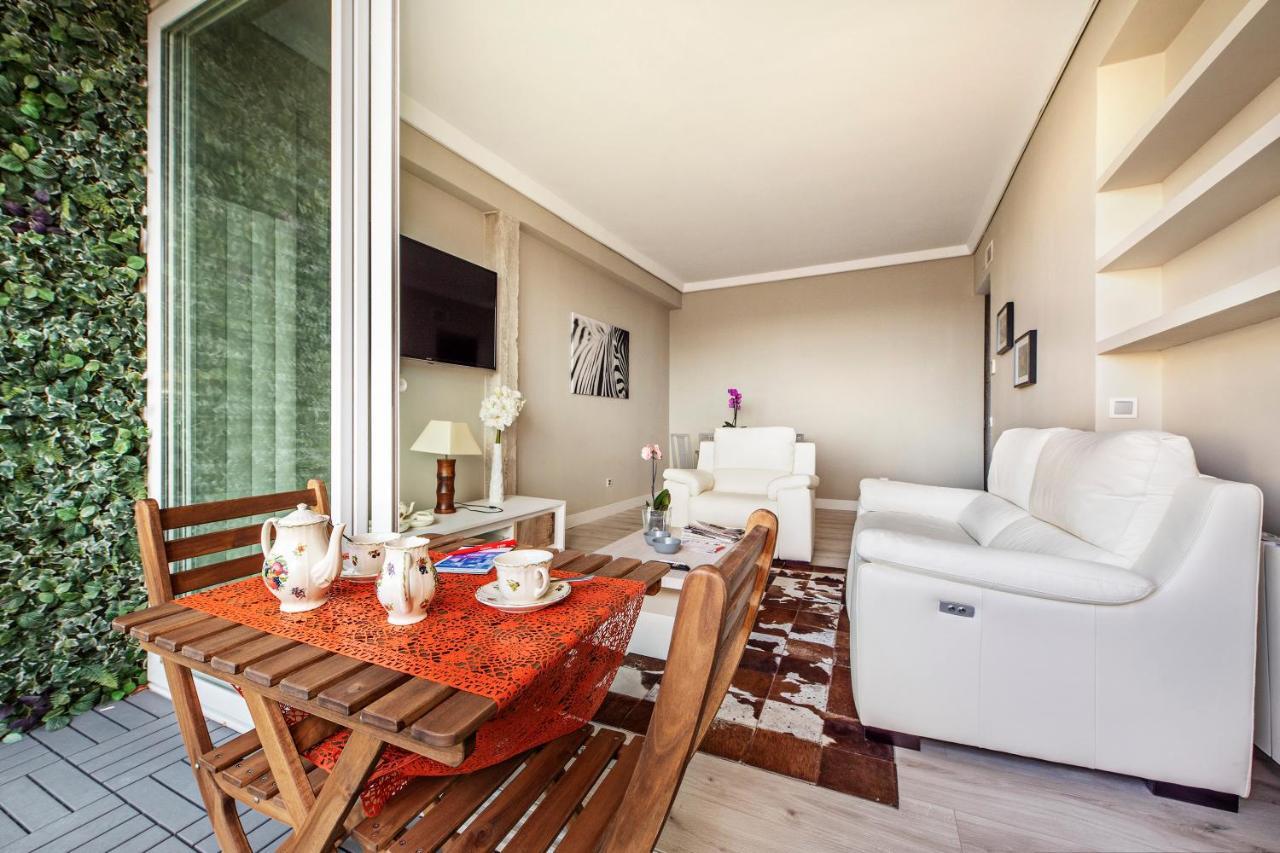 Apartamentos Los Jerónimos Madri Exterior foto